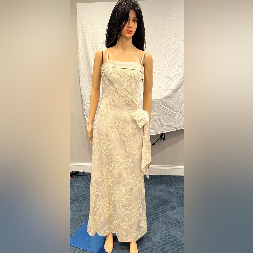 Vintage Floor length formal gold embroidery Dress